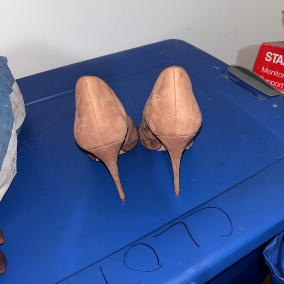 Heels - Picture 6 of 8